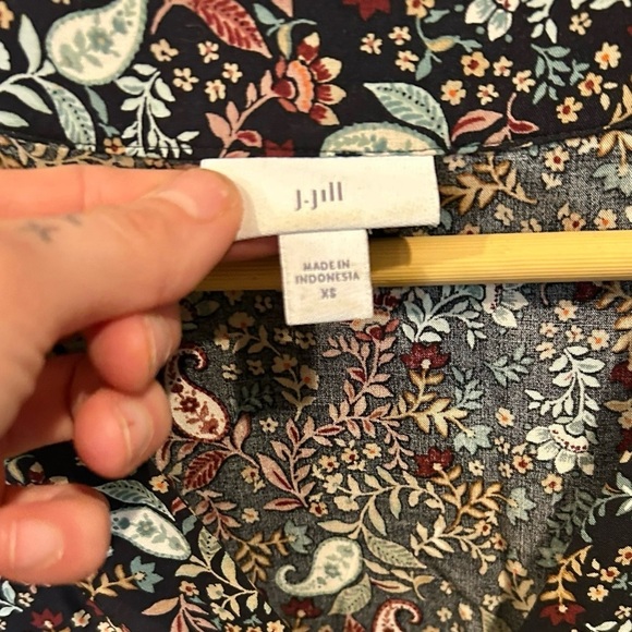 J.Jill Floral Paisley Midi Length Dress Long Sleeved VNeck Ditzy Black Size XS - Picture 7 of 7